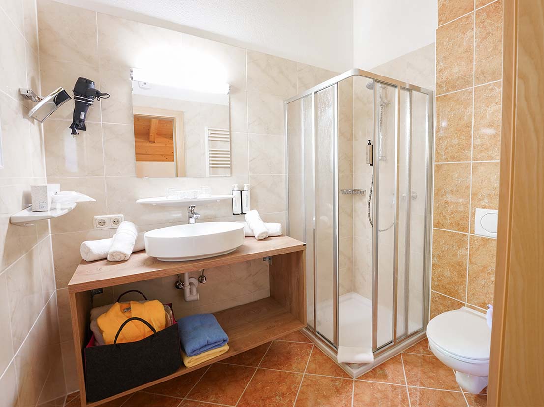 eder michaela bad familie rot 34