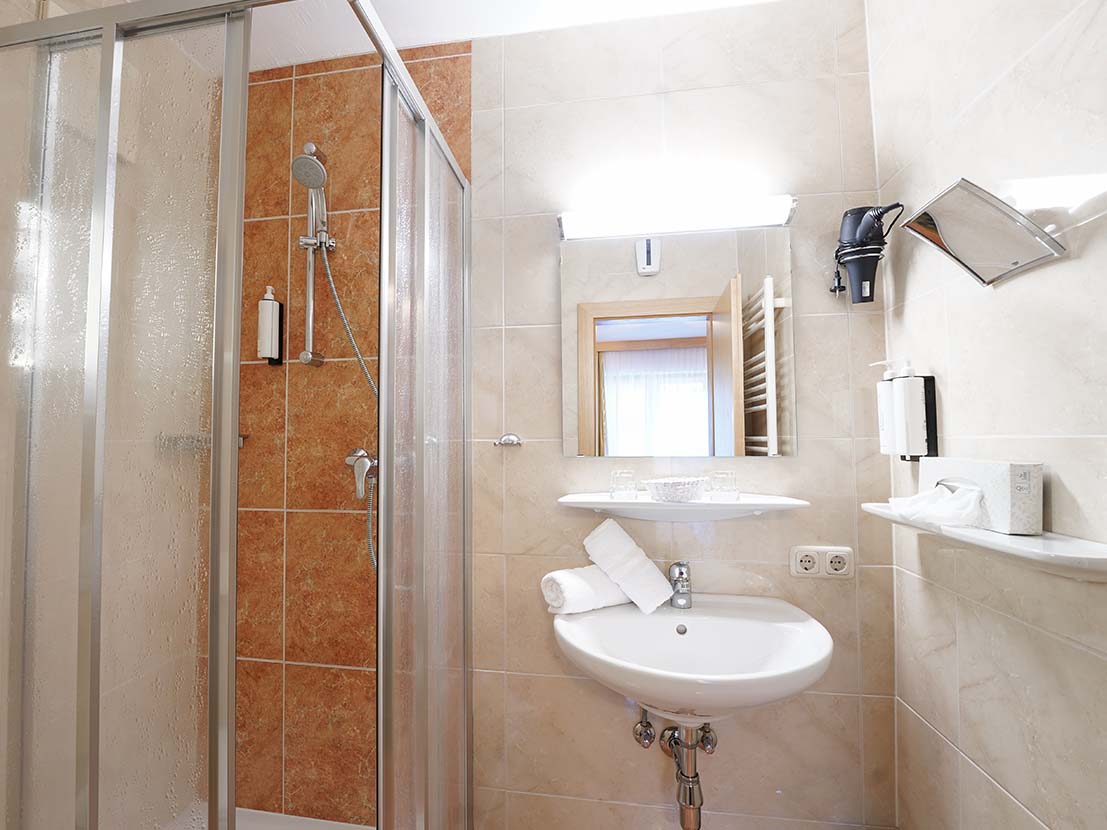 eder michaela bad zimmer standard 5